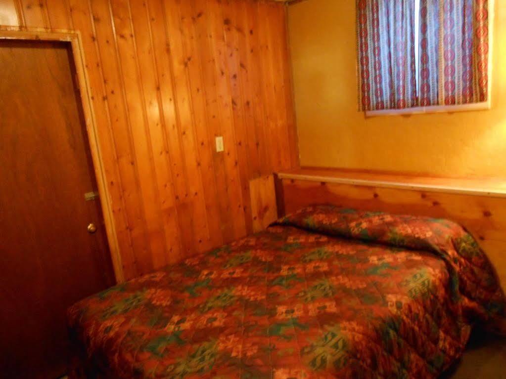 Redrock Country Inn Канаб Экстерьер фото
